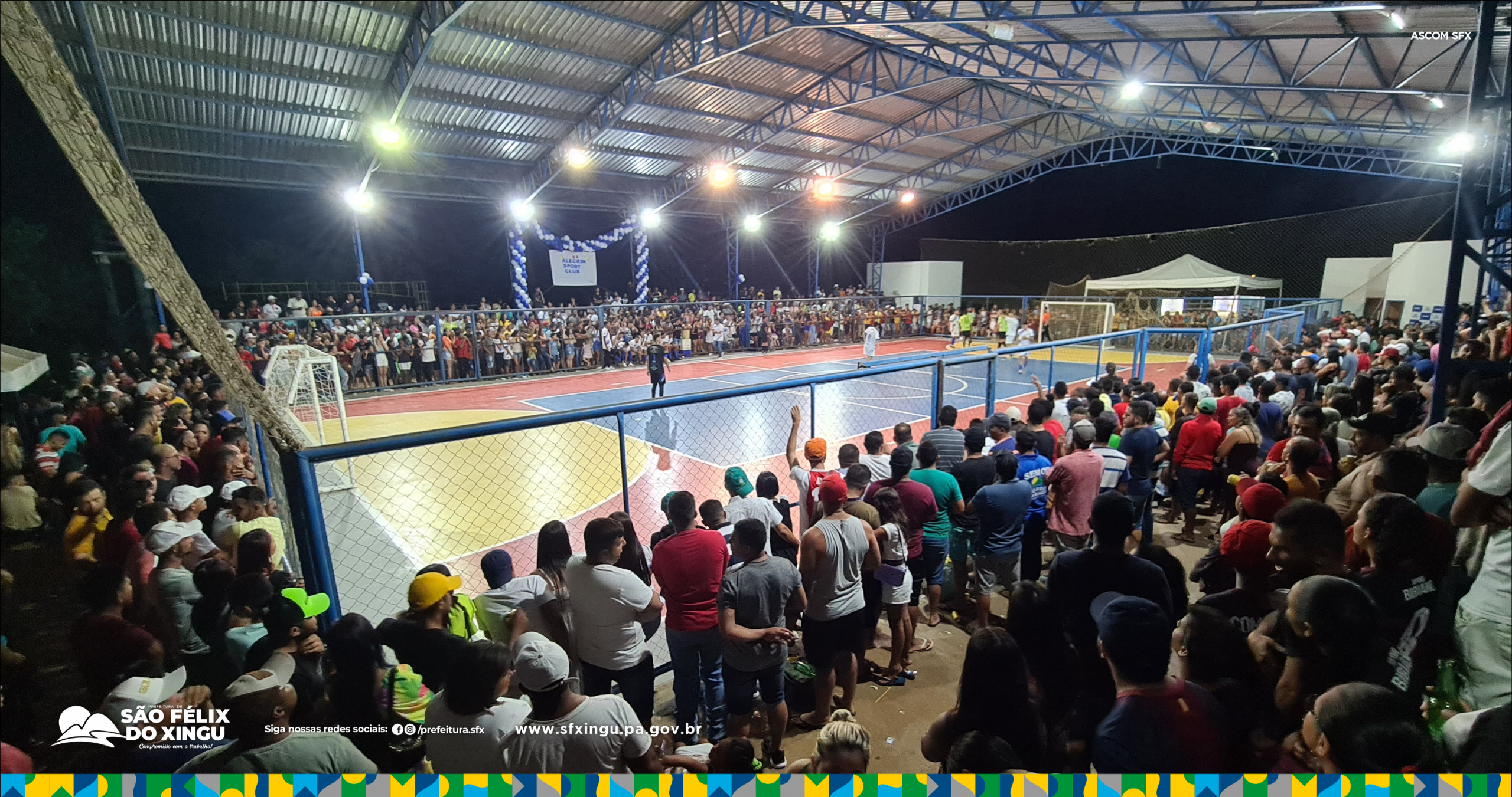 Quadra de esportes fica lotada de torcedores na final da Copa Benezão de Futsal